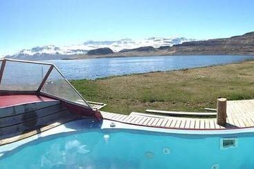 هتل Mjóeyri Travel Holiday Homes