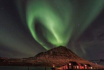 هتل Mjóeyri Travel Holiday Homes