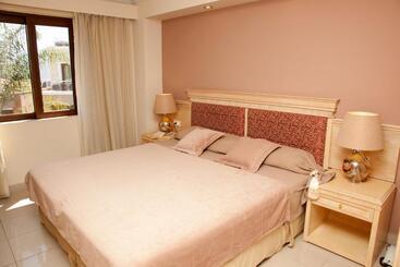 هتل Okeanis Golden Resort
