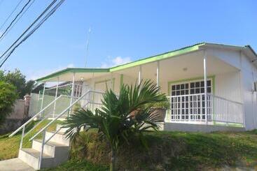 هتل Posada Caribbean Refuge