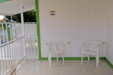 هتل Posada Caribbean Refuge