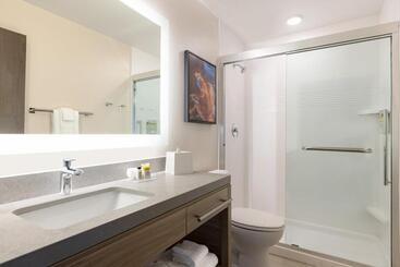 هتل Candlewood Suites Lexington Medical District, An Ihg