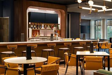 هتل Courtyard By Marriott Fresno Clovis