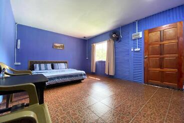هتل Oyo 90284 Kampung Stay Kilimu
