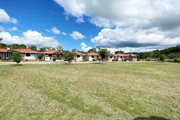 هتل Oyo 90284 Kampung Stay Kilimu