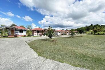 هتل Oyo 90284 Kampung Stay Kilimu