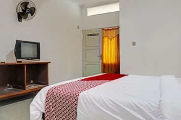 هتل Oyo 90483 Homestay Permata