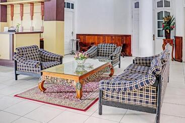 هتل Oyo 90483 Homestay Permata