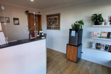 فندق Roydons Motor Inn