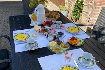 ペンション Altes Weingut Bröhl