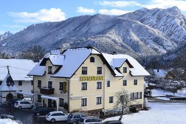 پانسیون Guest House Vila Moj Mir