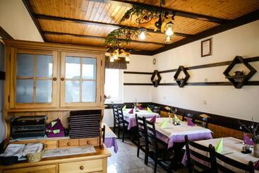 پانسیون Guest House Vila Moj Mir