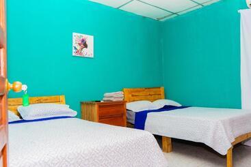 هاستل Hostal Familiar Argeñal