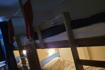 هاستل Les Fleurs Accommodation
