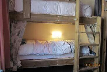 هاستل Les Fleurs Accommodation