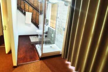 تختخواب و صبحانه Libra Lodge