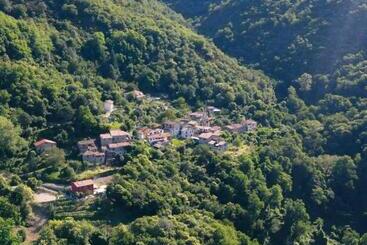 هتل Agriturismo La Vecchia Cascina
