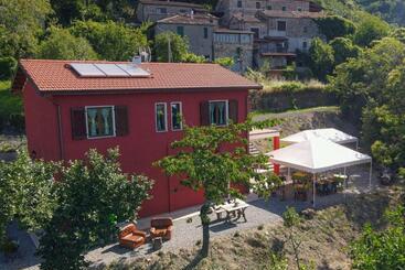 هتل Agriturismo La Vecchia Cascina