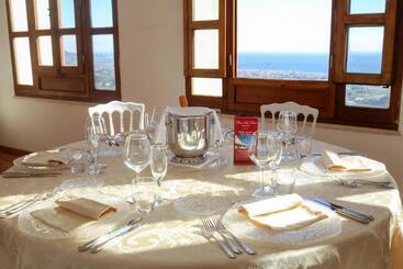 هتل Albergo Palazzo Sant Anna