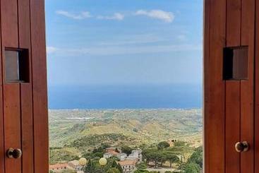 هتل Albergo Palazzo Sant Anna