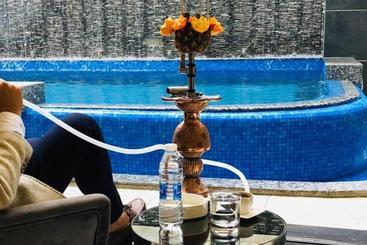 The Taj Hotel فندق التاج