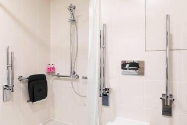 هتل Moxy Utrecht