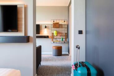 هتل Moxy Utrecht