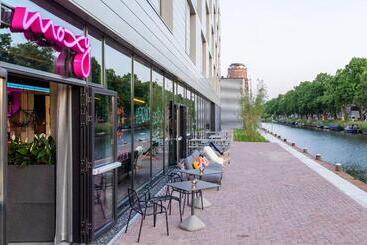هتل Moxy Utrecht