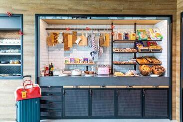 هتل Moxy Utrecht