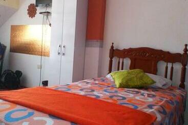 پانسیون Inti Hostel Airport