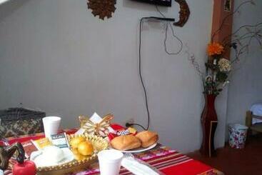 پانسیون Inti Hostel Airport