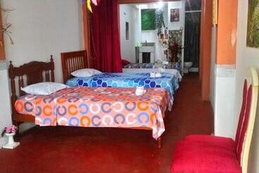 پانسیون Inti Hostel Airport