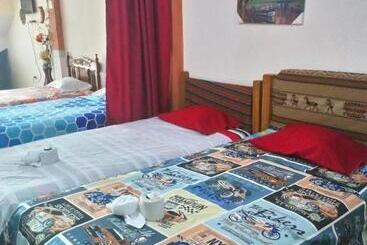 پانسیون Inti Hostel Airport