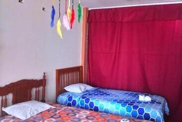 پانسیون Inti Hostel Airport