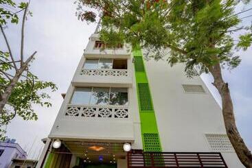 پانسیون Oyo 79207 Kaysari Stay Near Iter College