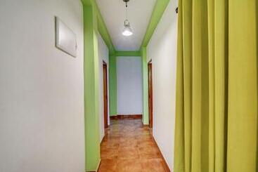 پانسیون Oyo 79207 Kaysari Stay Near Iter College