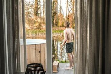 Resort River Cabin 4 People