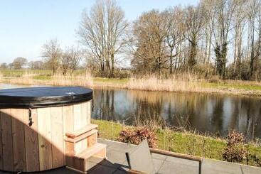 Resort River Cabin 4 People
