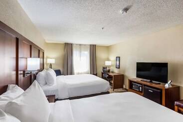 هتل Quality Inn