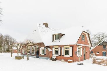 استراحتگاه Luxury Group Accommodation For 14 People