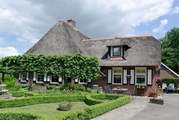 استراحتگاه Luxury Group Accommodation For 14 People