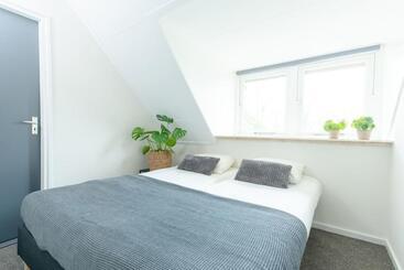 استراحتگاه Luxury Group Accommodation For 14 People
