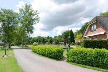 استراحتگاه Luxury Group Accommodation For 14 People
