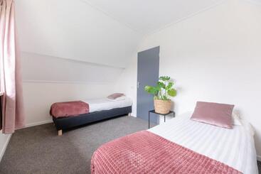 استراحتگاه Luxury Group Accommodation For 14 People