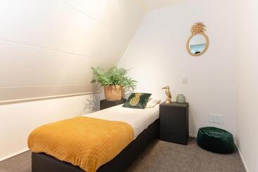 استراحتگاه Luxury Group Accommodation For 14 People