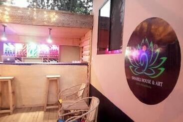 Alberg Swahili House & Art