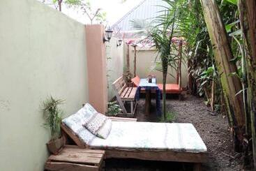 Alberg Swahili House & Art