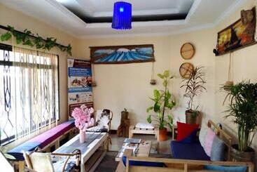 Alberg Swahili House & Art