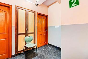 בית מלון כפרי Spot On Janapriya Lodge Near Hare Krishna Hill