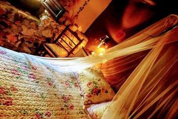 پانسیون Room In Lodge Getaway To Cuenca At La Quinta De Malu